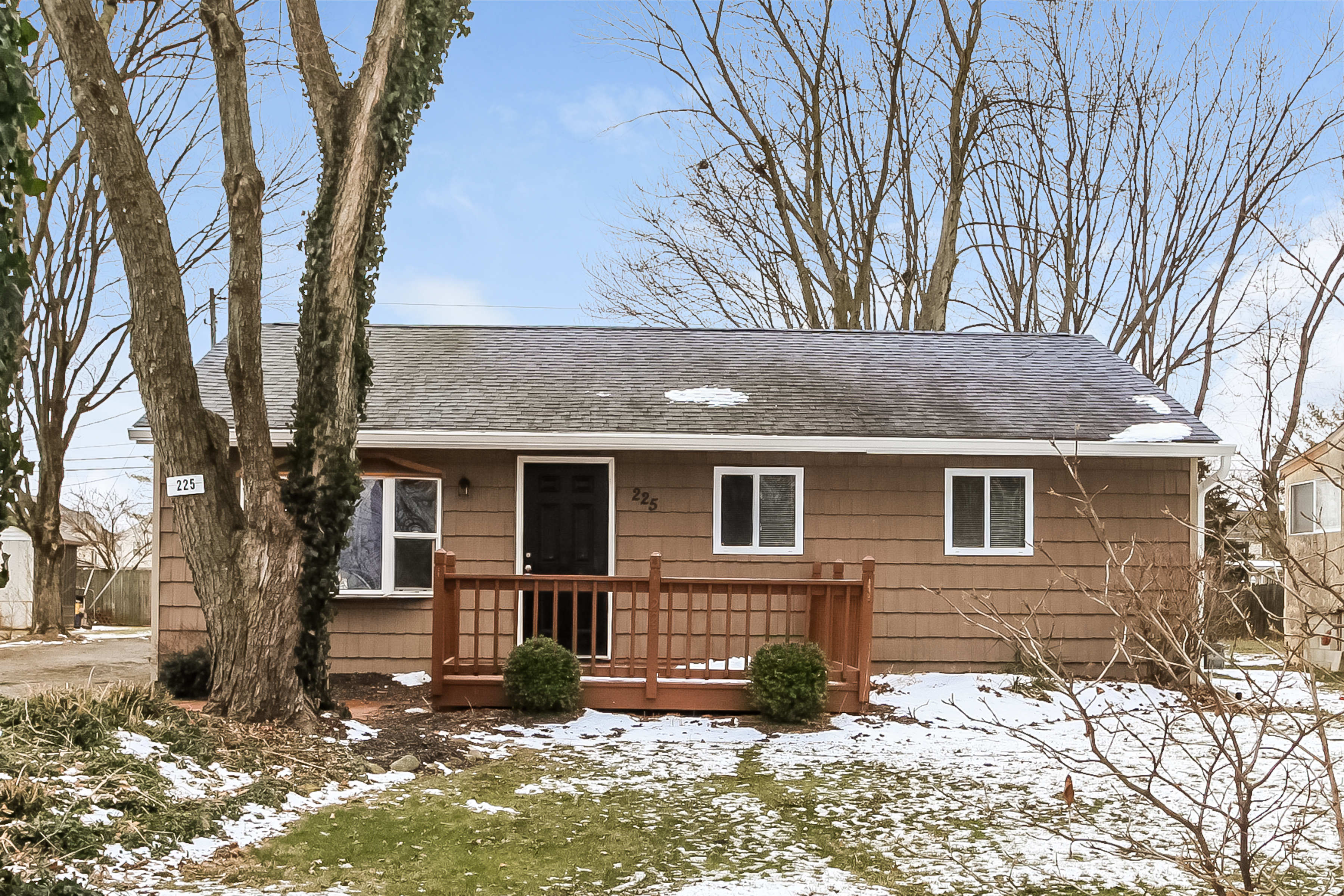 225 Gladys Rd Columbus, OH 43228